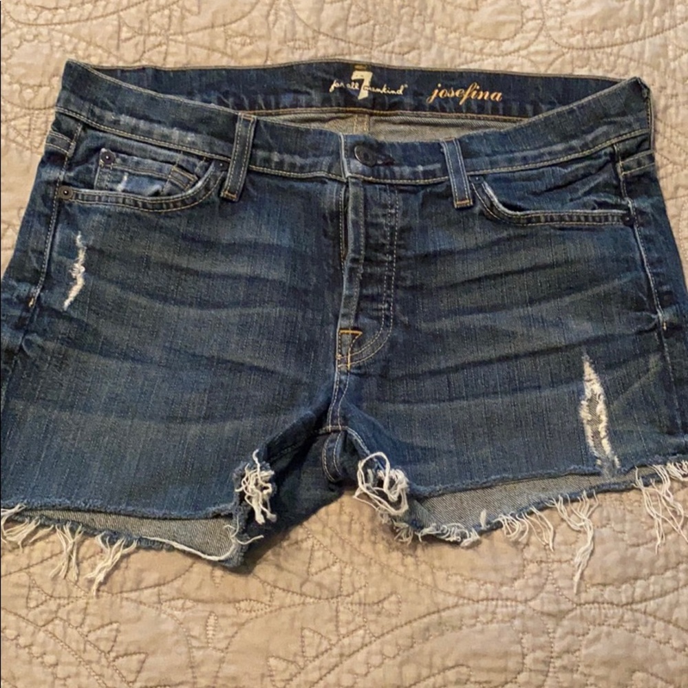 7 For All Mankind. Shorty shorts! Josefina.